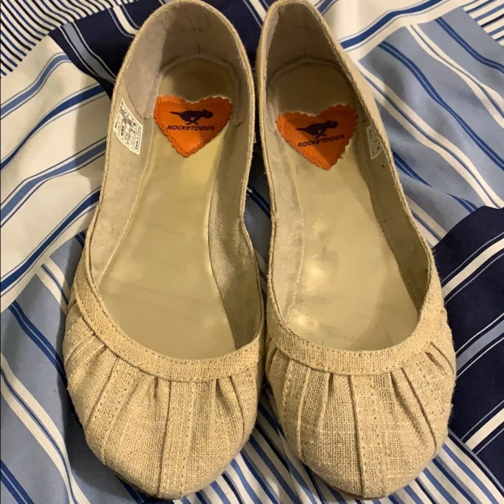 Adorable Tan Flats